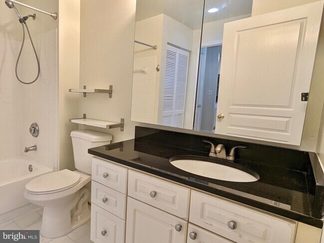 Building Photo - 5563 Seminary Rd