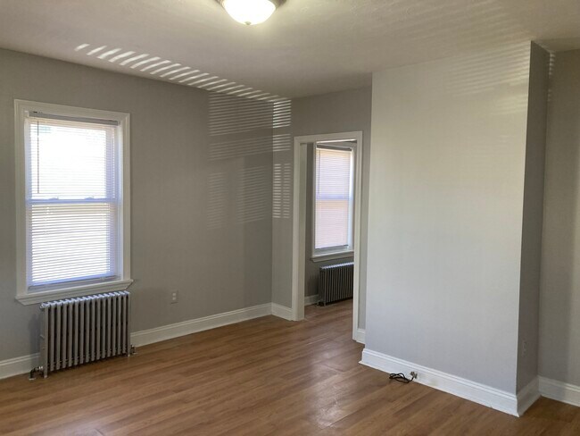 Dinning/Office - 60 Division St