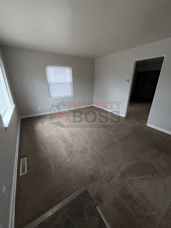 Building Photo - 816 E 35th Ct