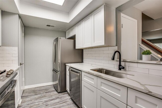 Building Photo - 3205 Twinberry Cove