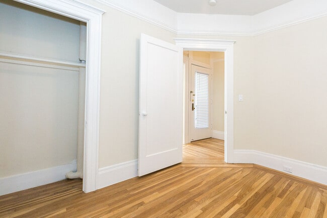 Building Photo - 1753 Mason