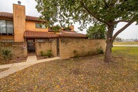 Building Photo - 1127 Lois St