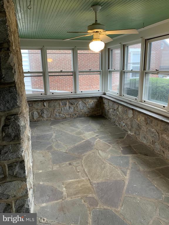 Building Photo - 501 E Philadelphia Ave