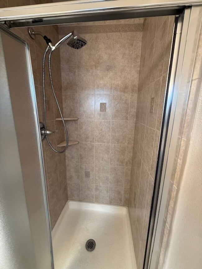 Building Photo - ***READY FOR IMMEDIATE OCCUPANCY*** 3BD/2.5BA HOME IN ARTESIA***