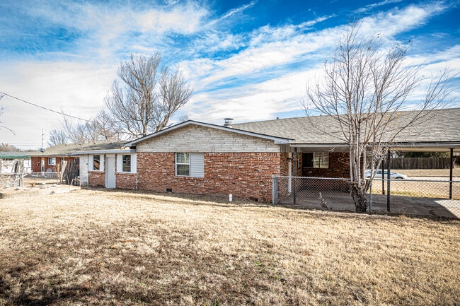 Building Photo - 1702 NW 45th St