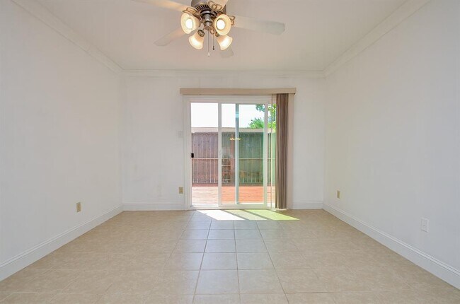 Building Photo - 8810 Ilona Ln