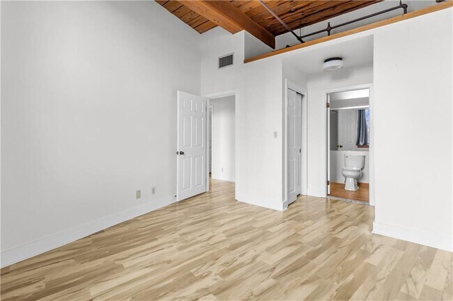 Building Photo - 555 S Water St