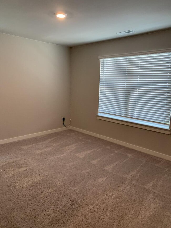 Building Photo - 5053 Percival Dr