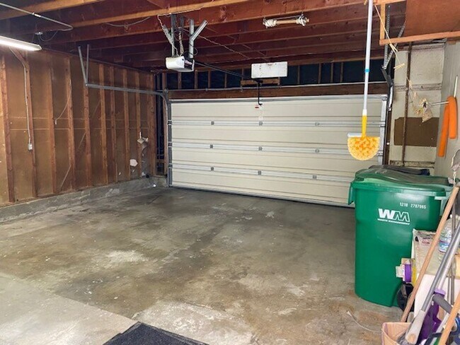 Building Photo - **Coming Soon** Modern Irvine Townhome in ...