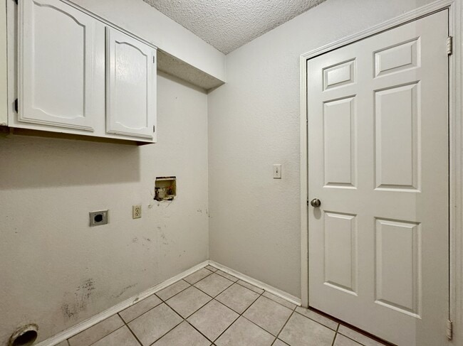 Building Photo - 6300 Westlane
