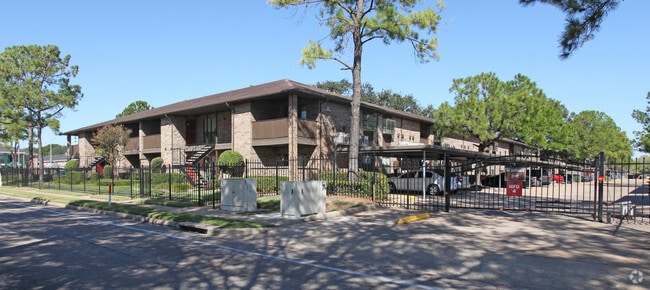 Building Photo - 3 Corners North