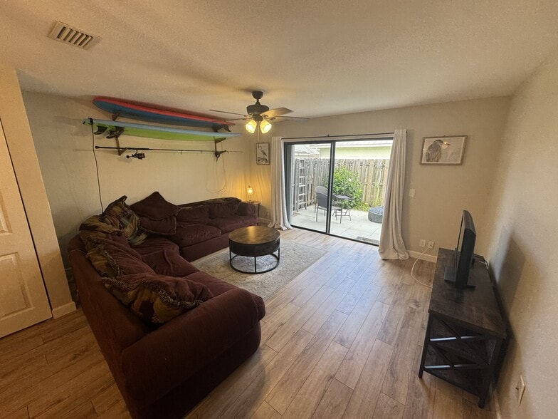 Building Photo - 9427 S Ocean Dr