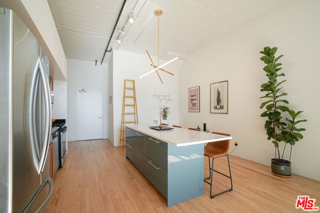 Building Photo - 420 San Pedro St