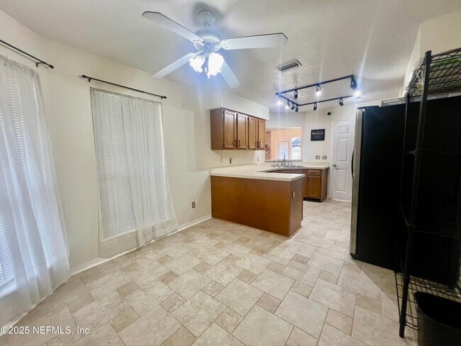 Building Photo - 8456 Bandera Cir W