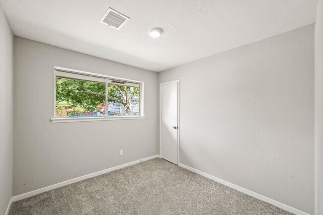 Building Photo - 11026 Spottswood Dr