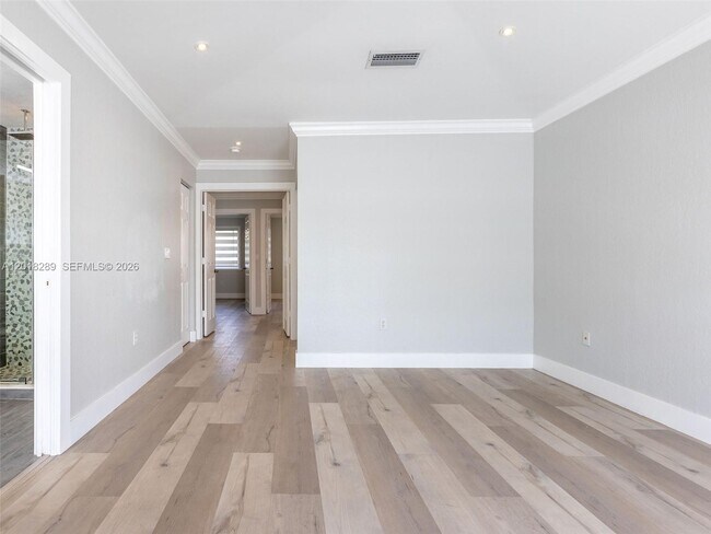 Building Photo - 16894 Crestview Ln