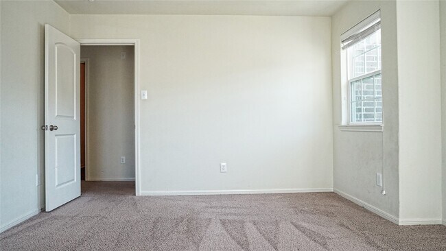 Building Photo - 10510 Pine Landing Dr