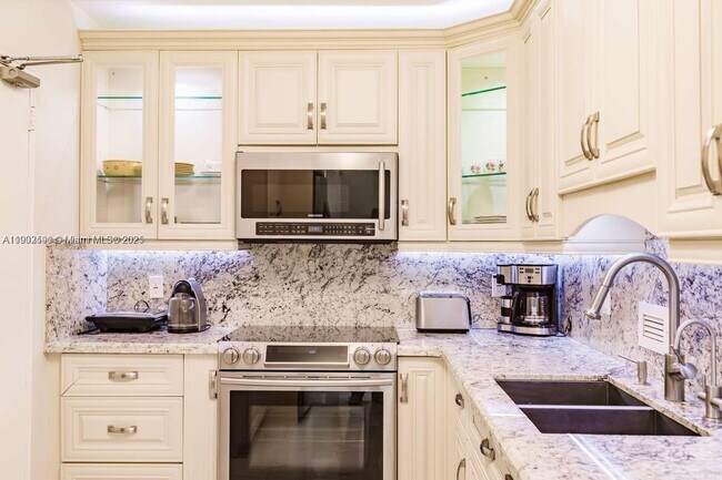 Building Photo - 10185 Collins Ave