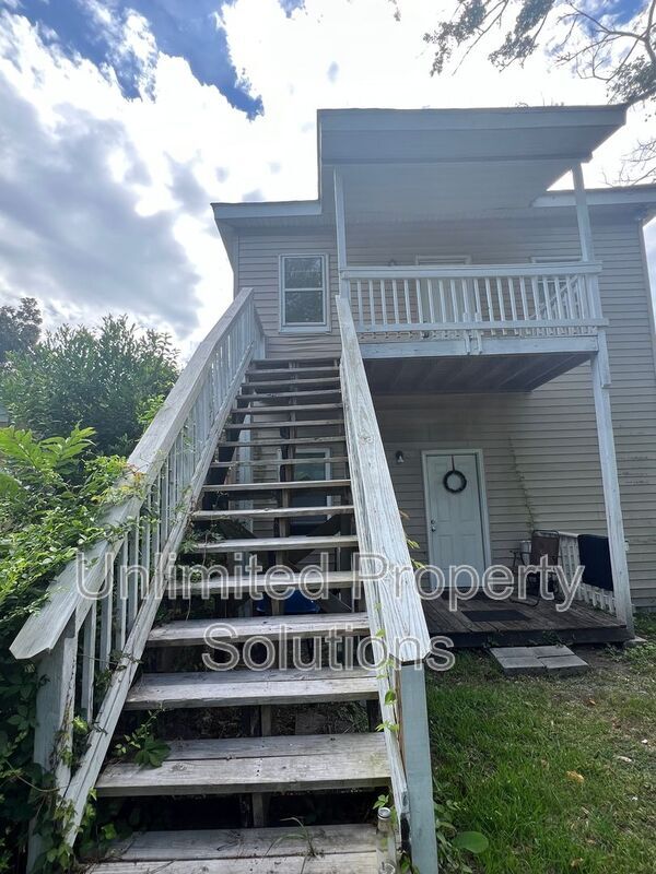 Building Photo - 214 S 13th St