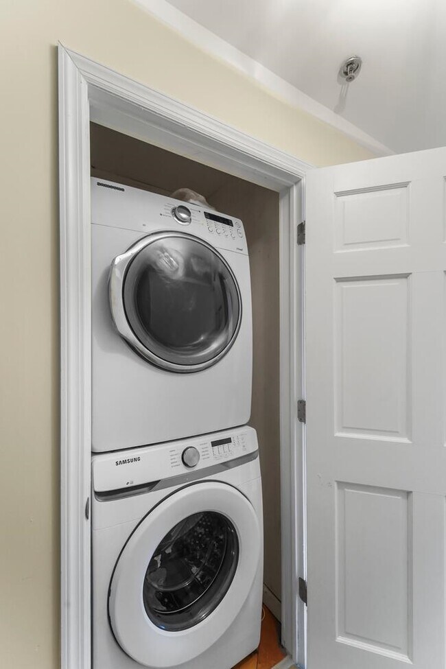 Building Photo - 24 Ave at Port Imperial