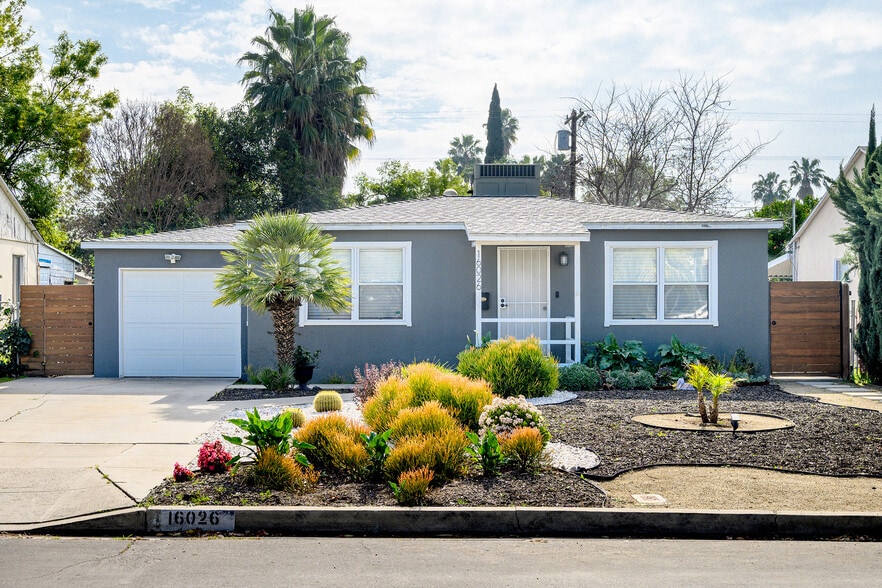 Building Photo - 16026 Valerio St