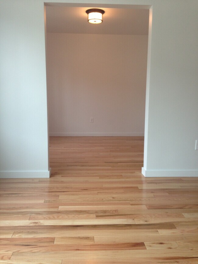 Building Photo - 128 S Hayworth Ave