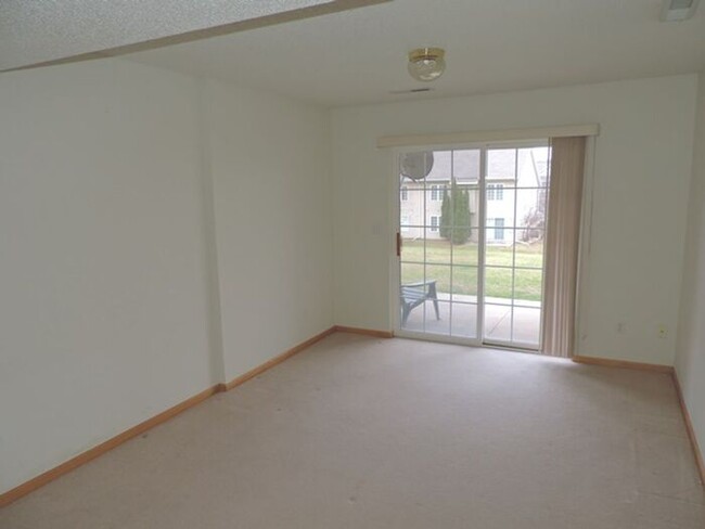 Building Photo - $1,950 | 3 Bedroom, 3.5 Bathroom Multi Flo...