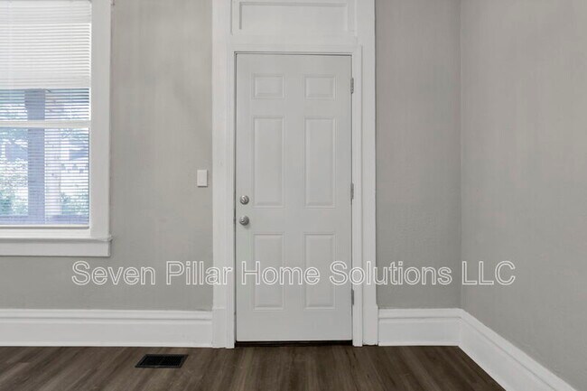 Building Photo - 1544 Granville St