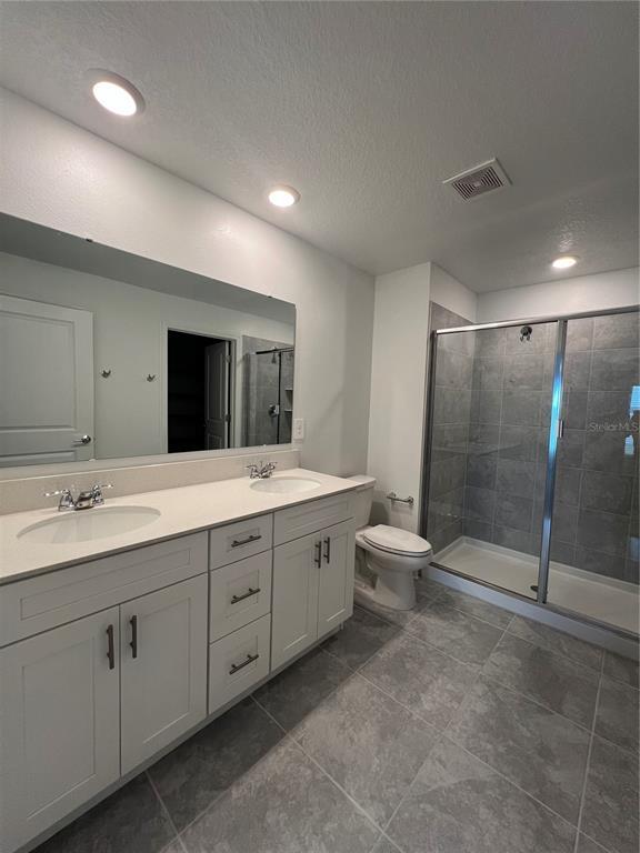 Building Photo - 688 Silver Palm Dr