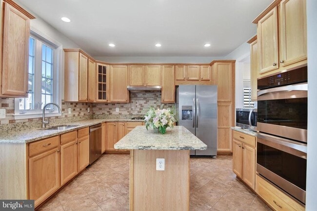 Building Photo - 8416 Churchside Dr