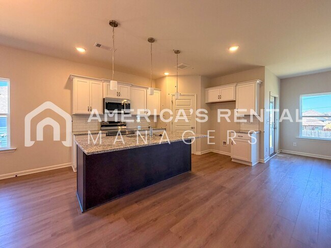 Building Photo - Modern Living in Havenridge!