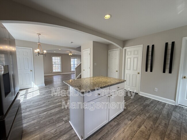 Building Photo - 238 5th St