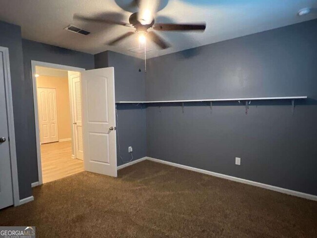 Building Photo - Act Fast on this Beautiful 4BR/2BA