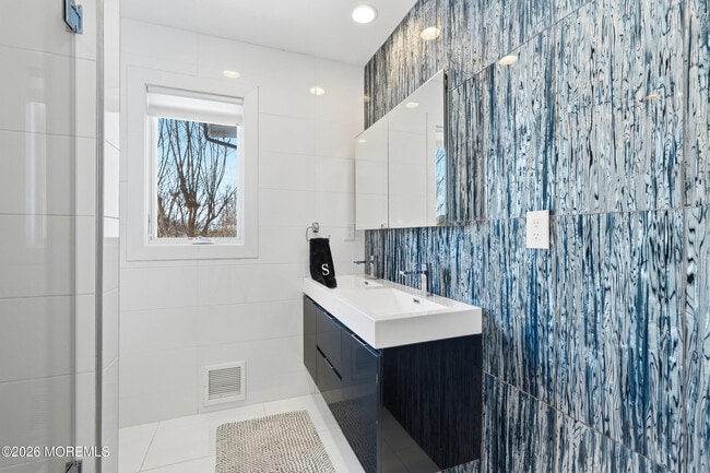 Building Photo - 107 Grant Ave