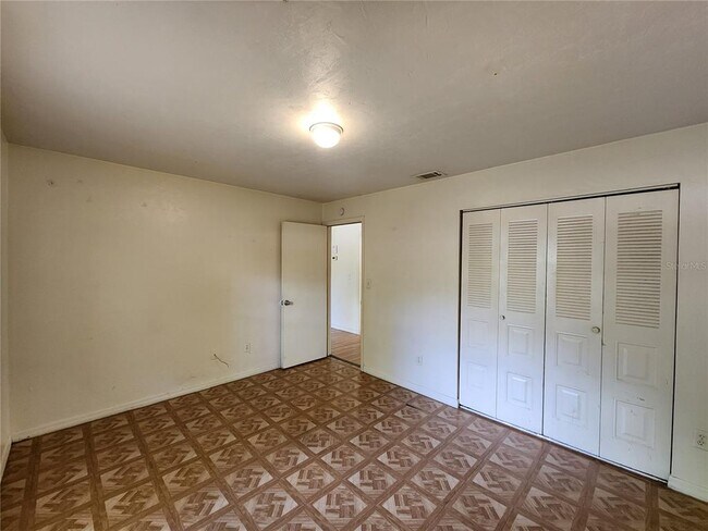 Building Photo - 4021 SW 37th St