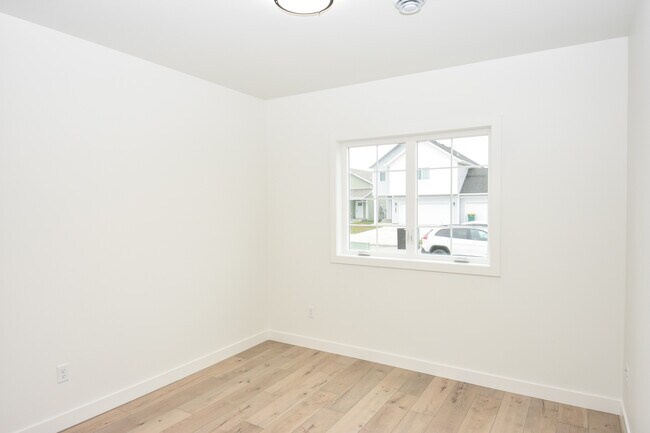 Building Photo - 6706 71st Ave S