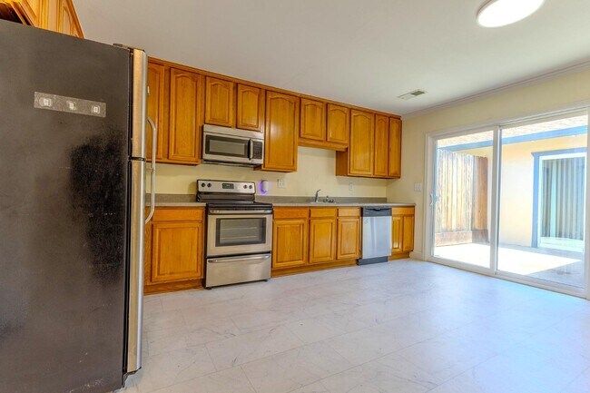 Building Photo - 6522 Maywood Ln