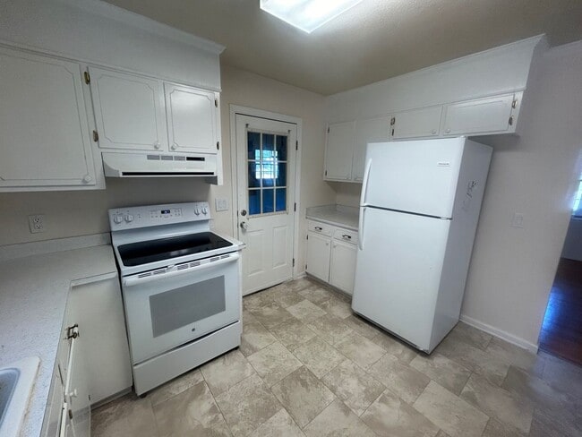 Building Photo - 1015 Walters Ln