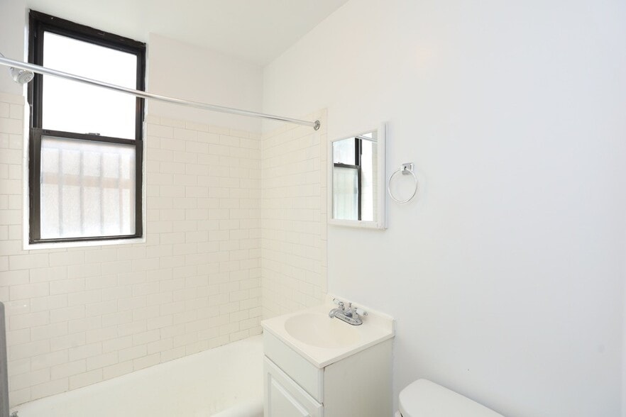 Building Photo - 1742 N Humboldt Blvd