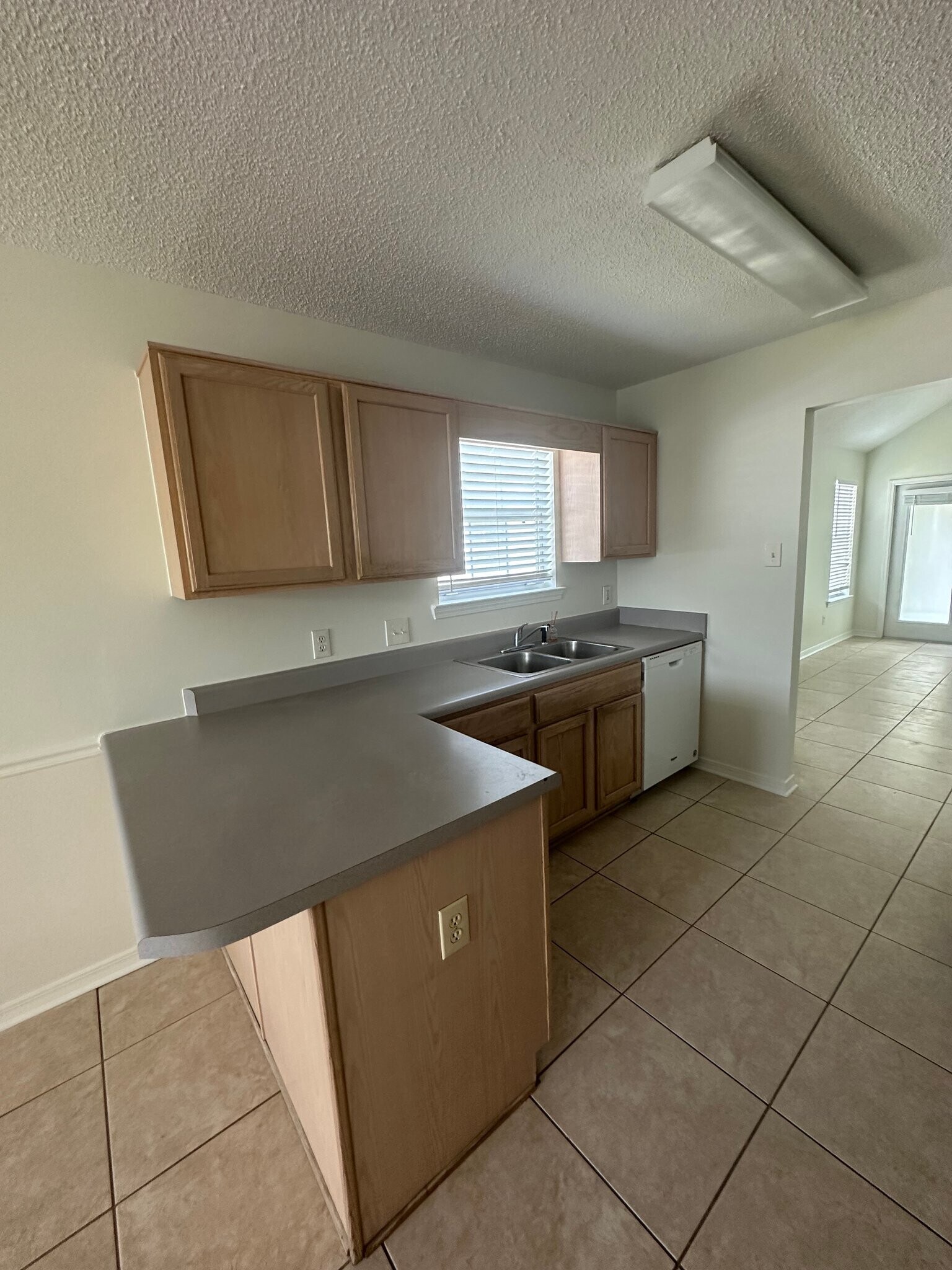 Building Photo - 405 Belle Chase Ct S