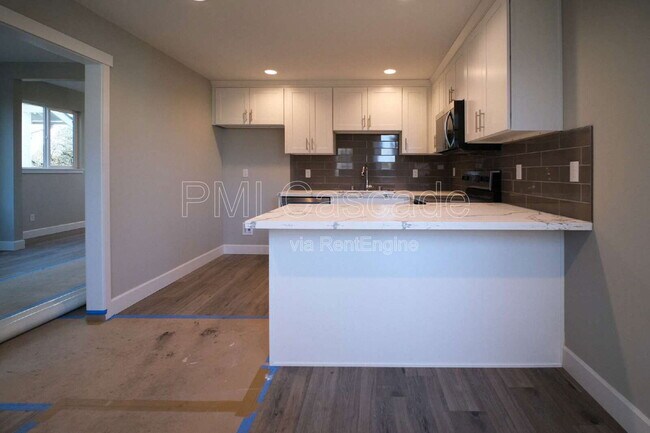 Building Photo - 933 S Sprague Ave