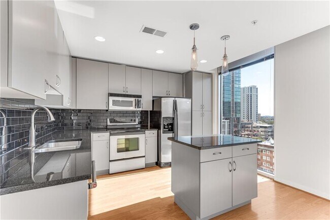 Building Photo - 860 Peachtree St NE