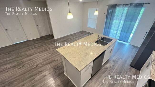 Building Photo - 2498 Cogan Dr