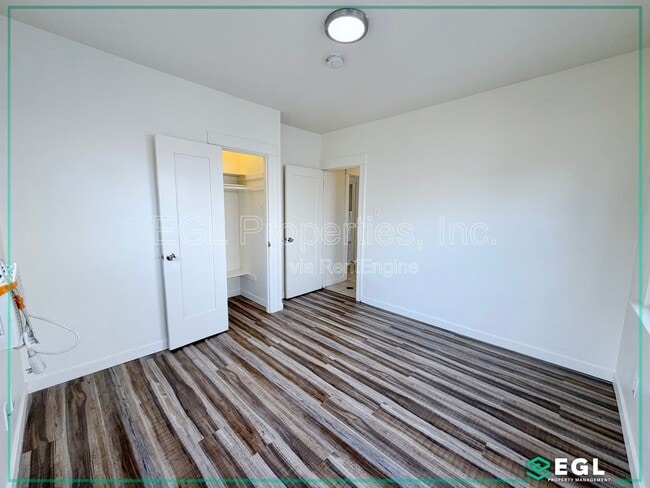 Building Photo - 816 Forest Ave