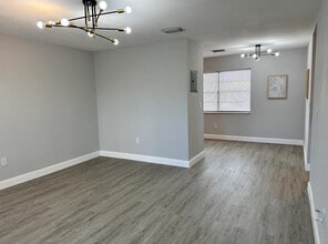 Building Photo - 110 SE 7th St