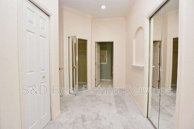 Building Photo - 3203 Highlands Lakeview Cir