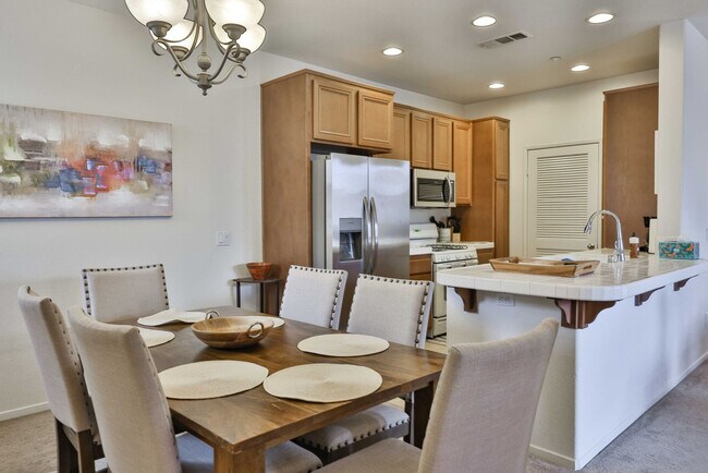 Building Photo - 16913 Laurel Hill Ln