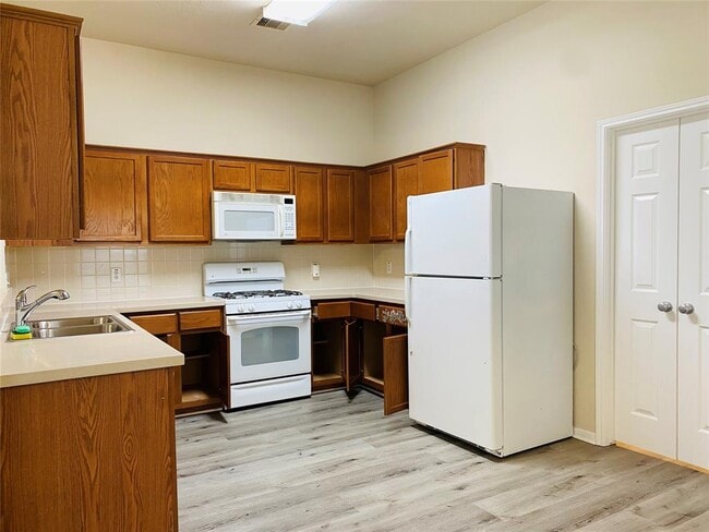 Building Photo - 24710 Cobble Canyon Ln