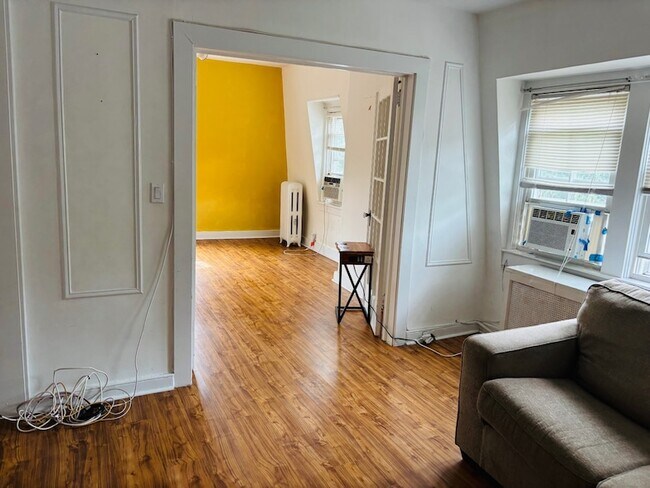 Building Photo - 145 Carpenter Ave