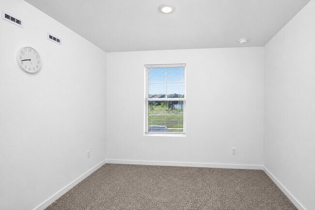 Building Photo - 101 Fieldcrest Ave